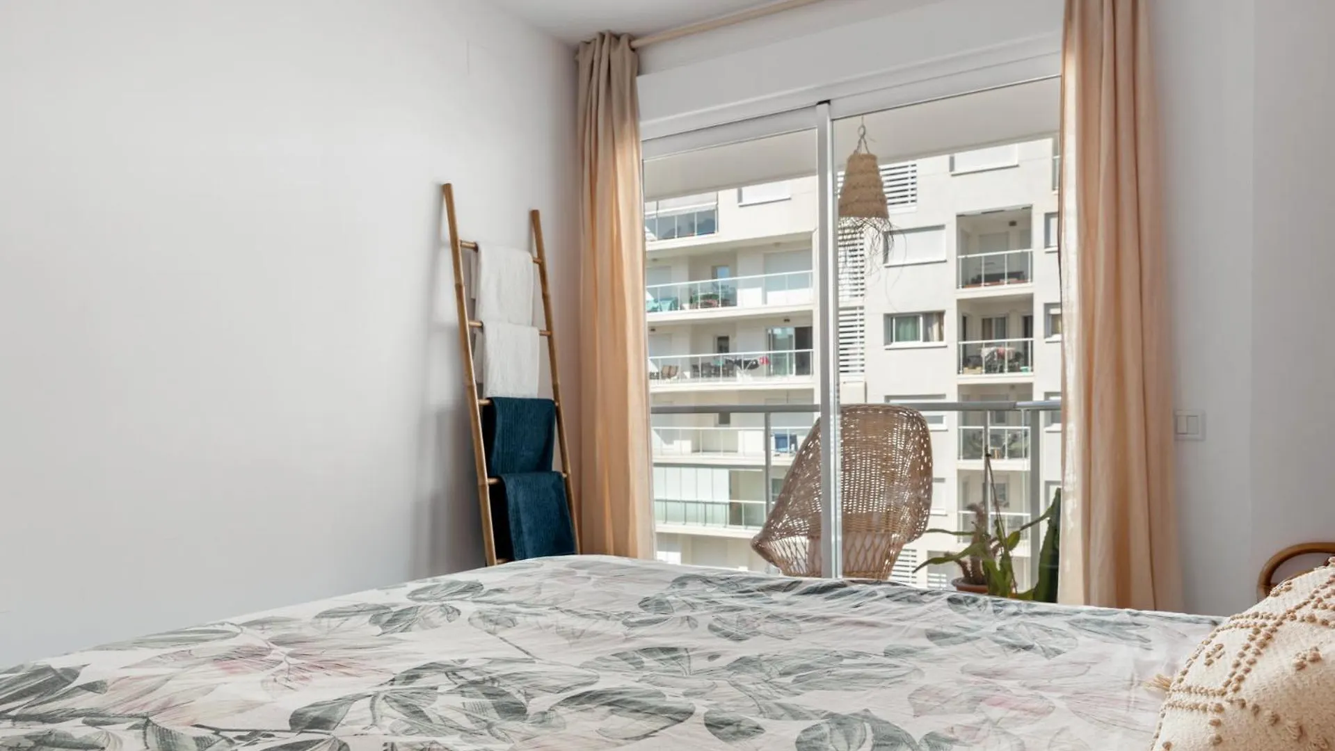 Luxury New Boho Apartment - 埃斯特波纳 0*,  西班牙