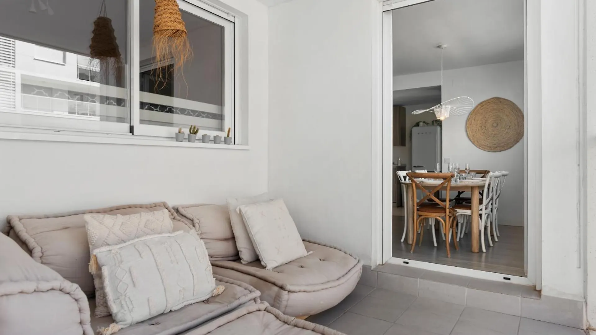 Luxury New Boho Apartment - 埃斯特波纳 0*,  西班牙