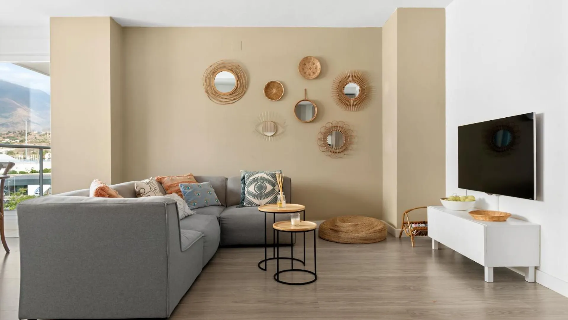 Luxury New Boho Apartment - 埃斯特波纳